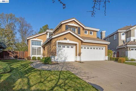 Photo of 334 Squirrel Ridge Way Way, Danville, CA 94506 (MLS # 41128167)