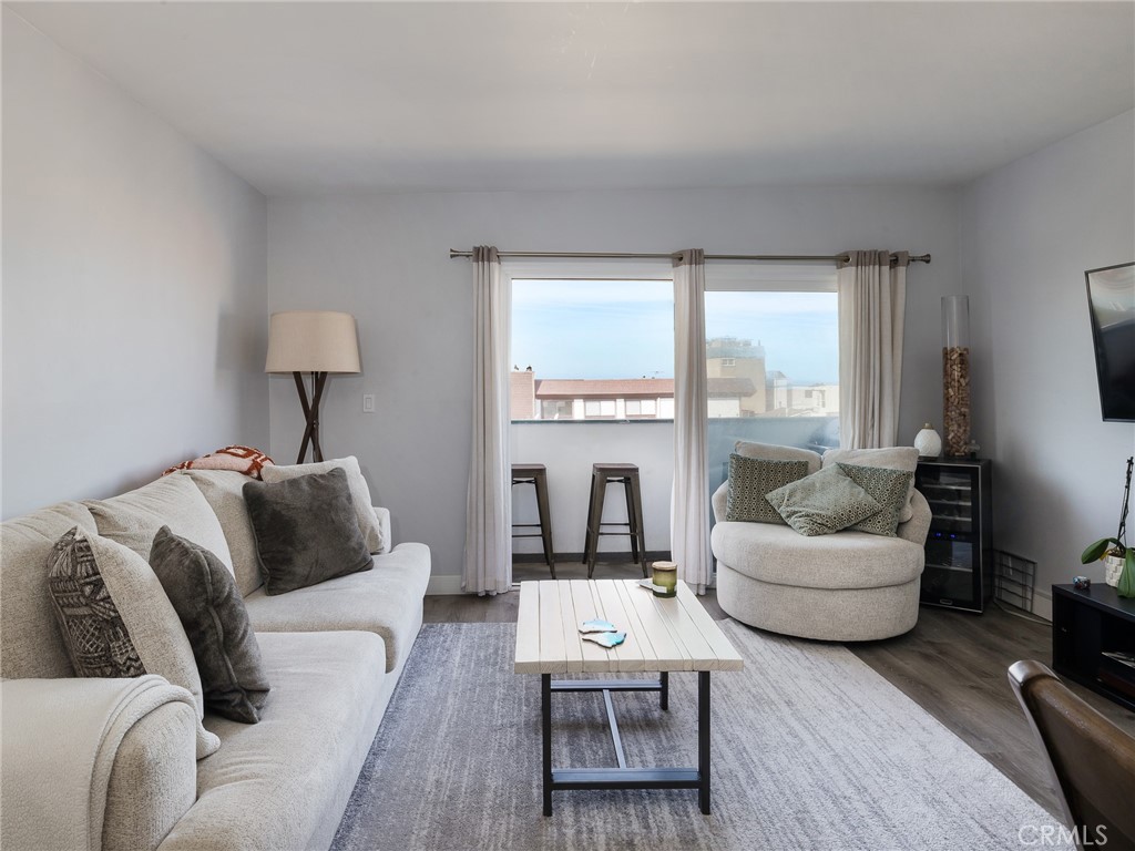 404 Hermosa Avenue 4