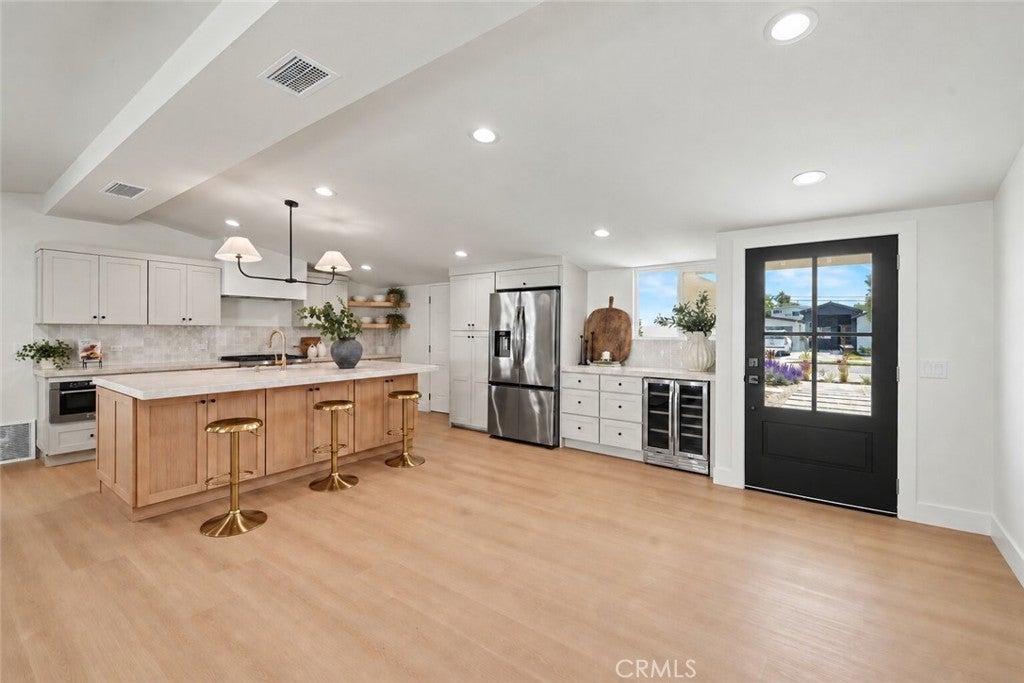 2425 Bowdoin
