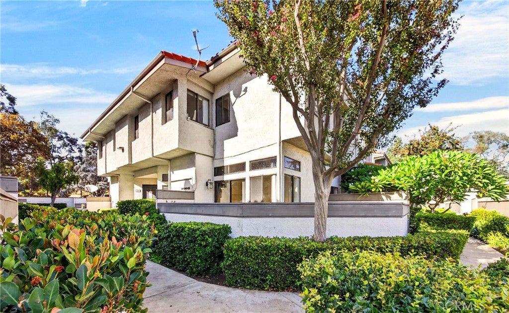 25 Willowcrest