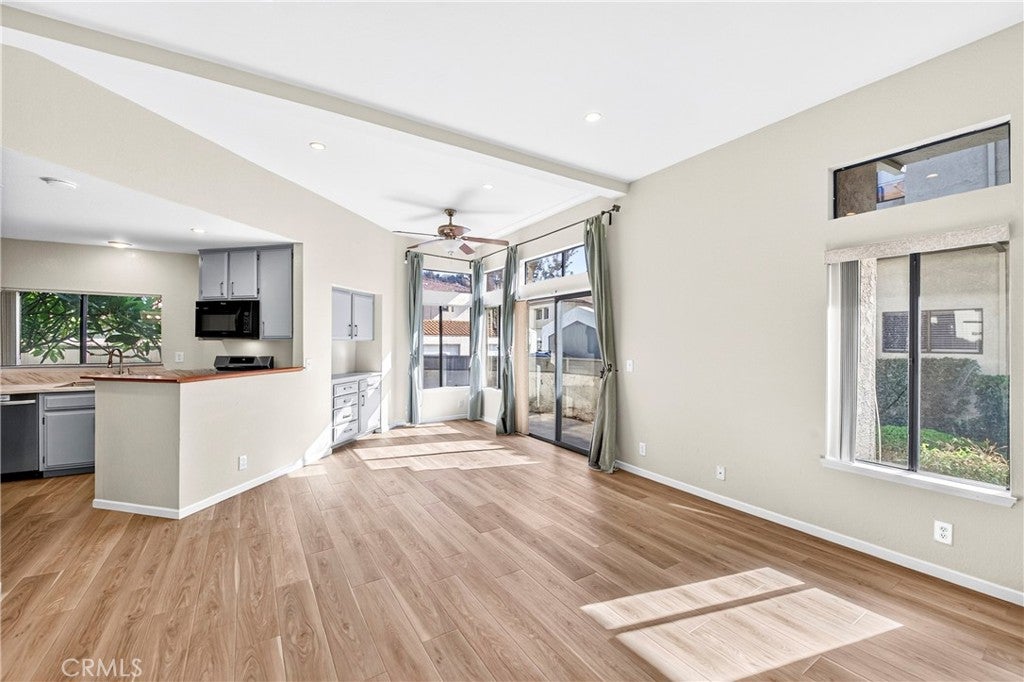 25 Willowcrest