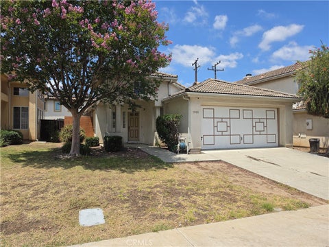 Photo of 1915 W Stockwell ST, Compton, CA 90222 (MLS # CV26135242)