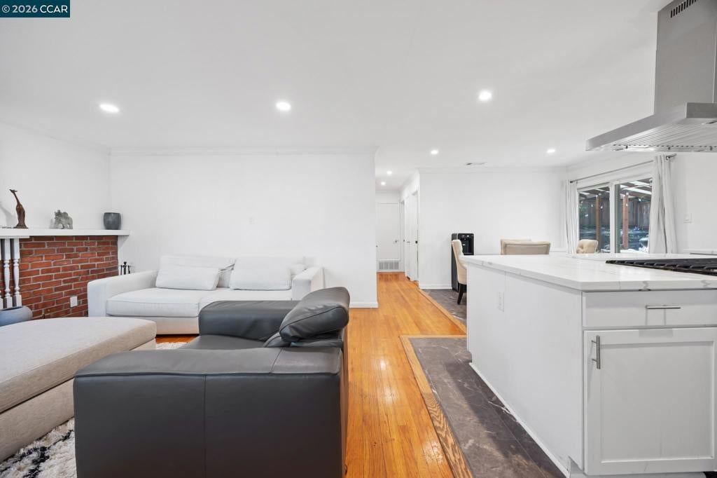 993 Argenta Court