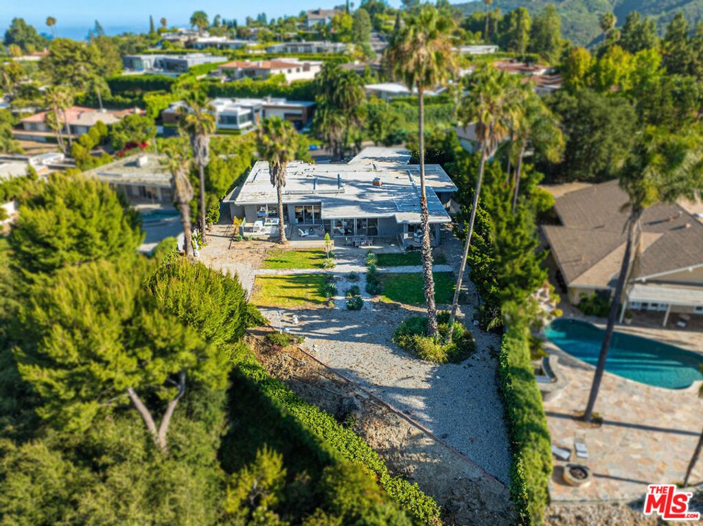 Photo of 16375 Sloan Drive, Los Angeles, CA 90049 (MLS # 26858157)