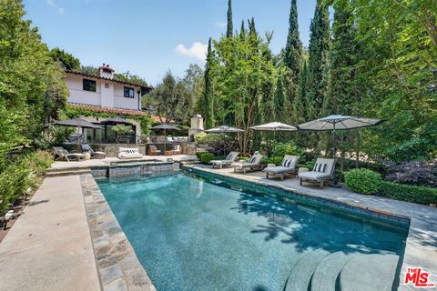 Photo of 760 S San Rafael Avenue, Pasadena, CA 91105 (MLS # 26834933)