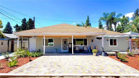 Photo of 111 Poinsettia Ave, Monrovia, CA 91016 (MLS # WS26142848)