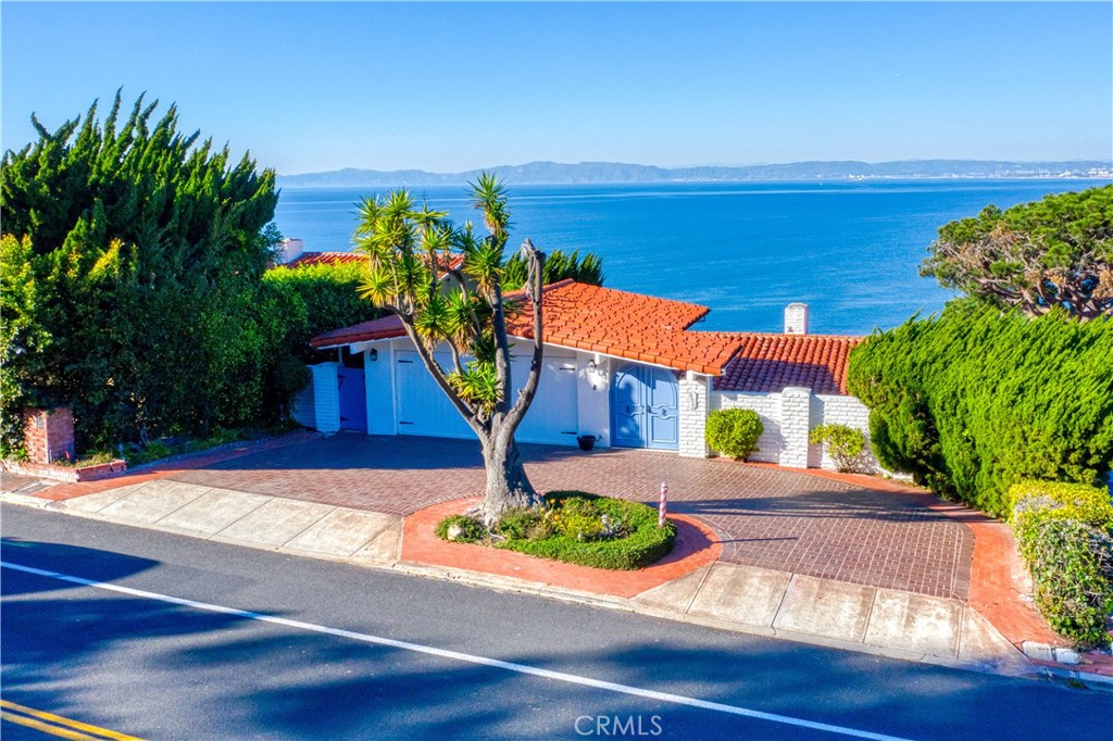 605 Palos Verdes Drive W