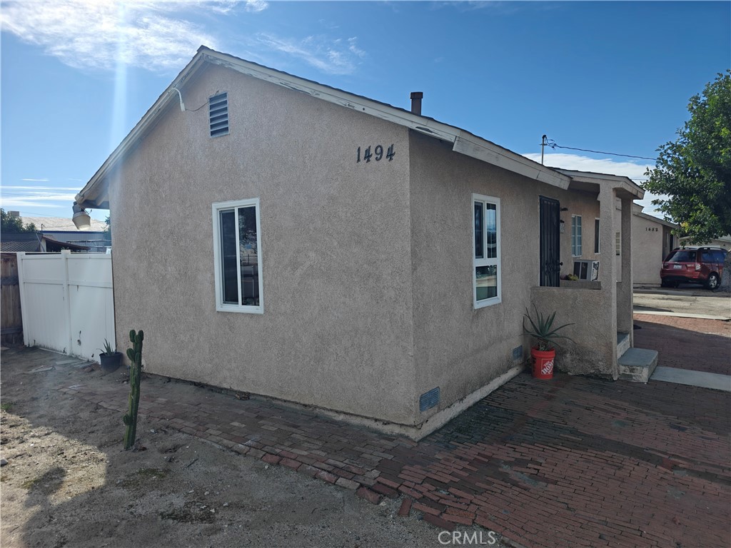 1494 S Mountain View