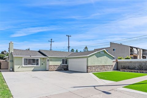 8792 Grindlay Cypress CA 90630