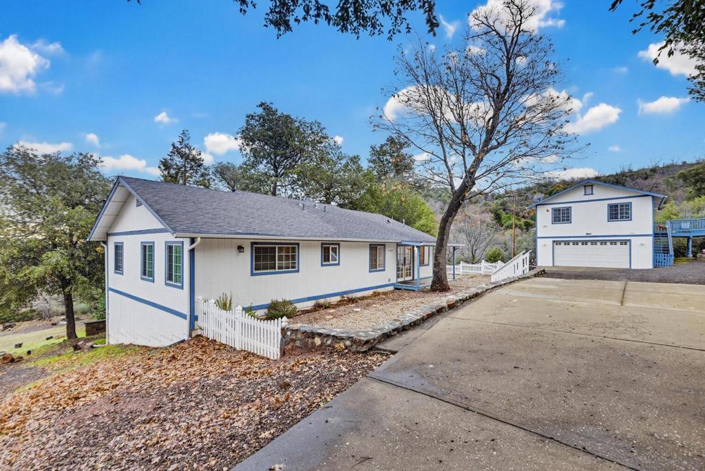 17009 Iron Springs Rd