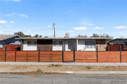 Photo of 2033 Orange ST, Rosamond, CA 93560 (MLS # SR26233976)