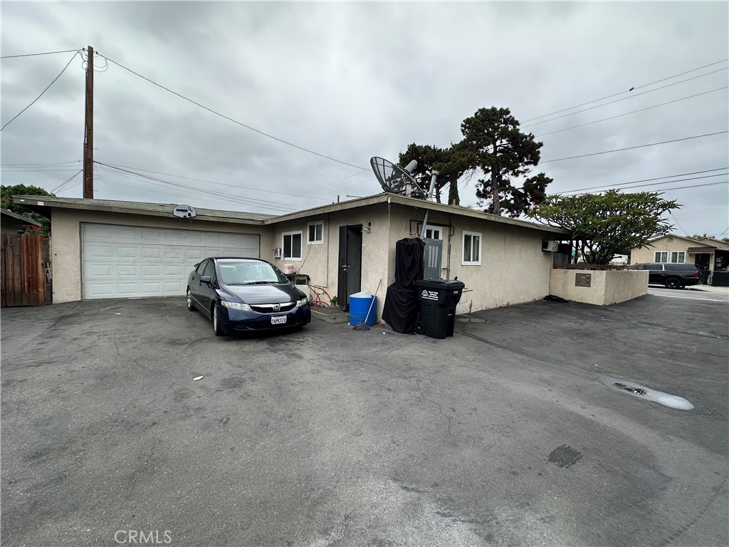 2563 Sastre Ave