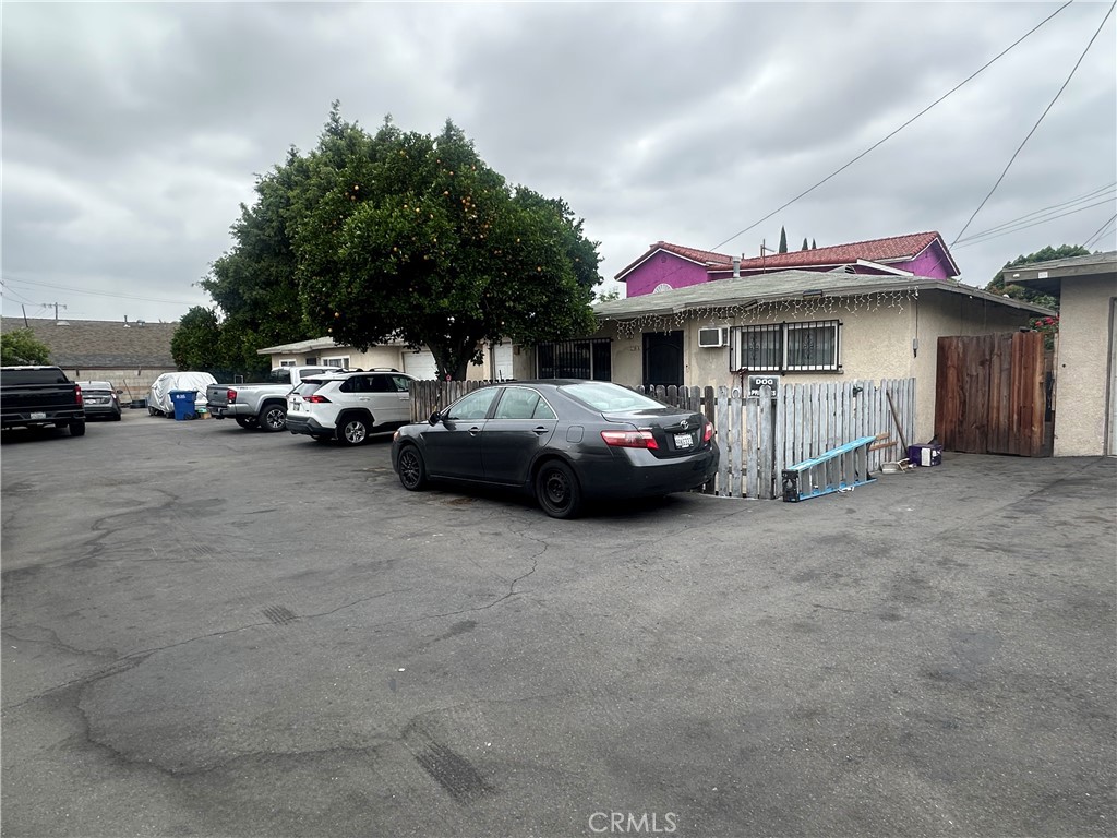 2563 Sastre Ave