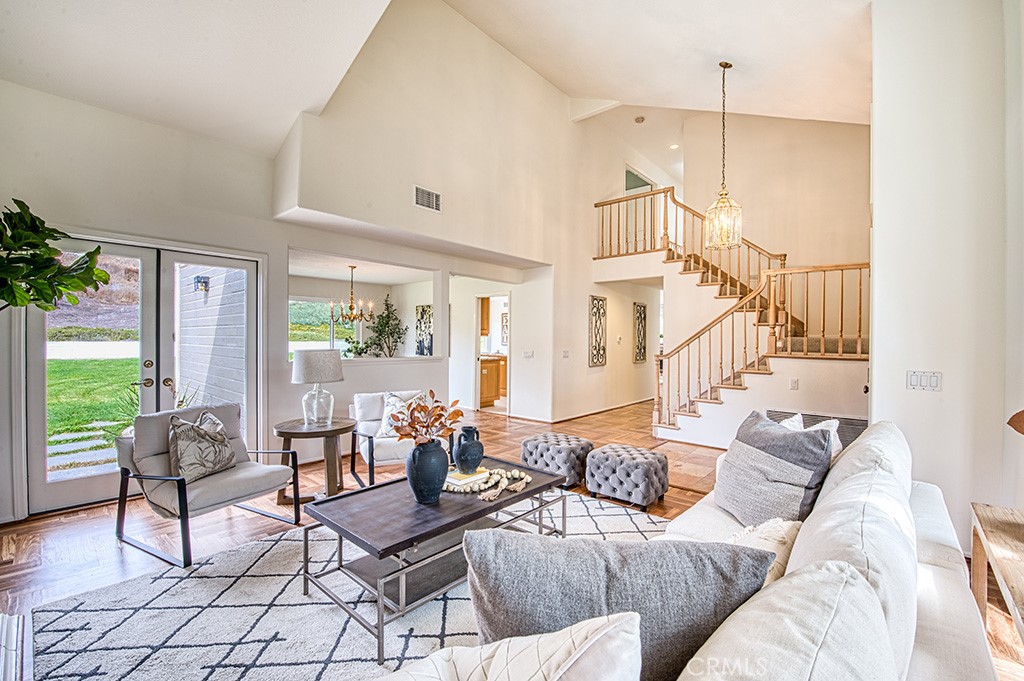 9 Hedgeland