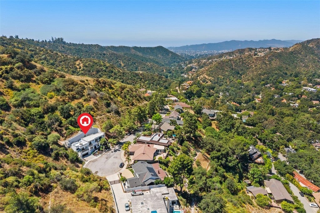3060 Hollywell