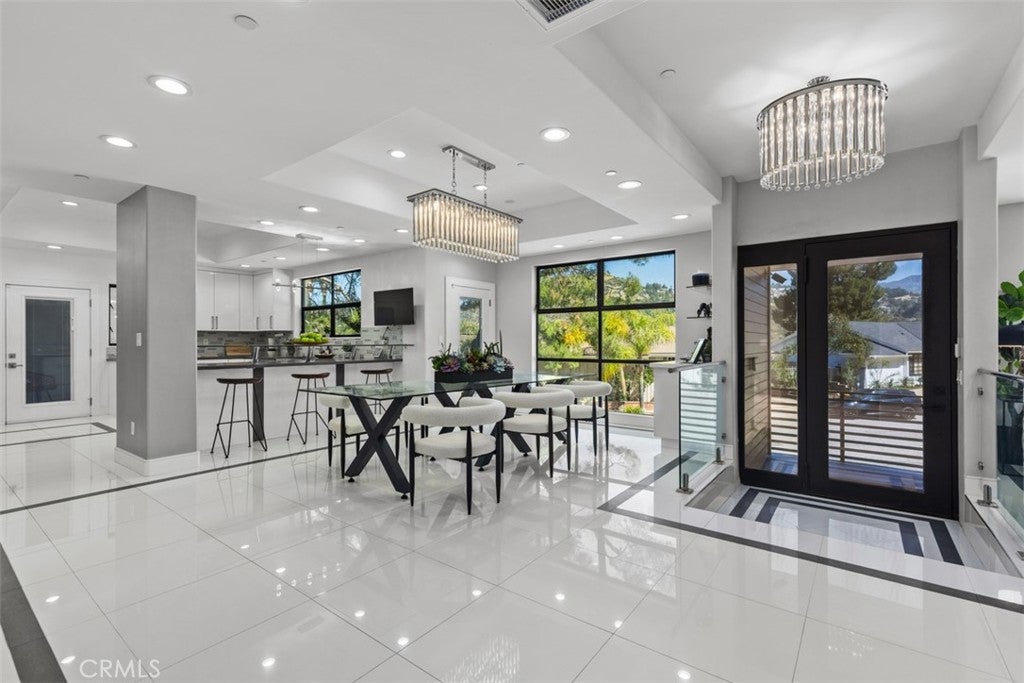 3060 Hollywell