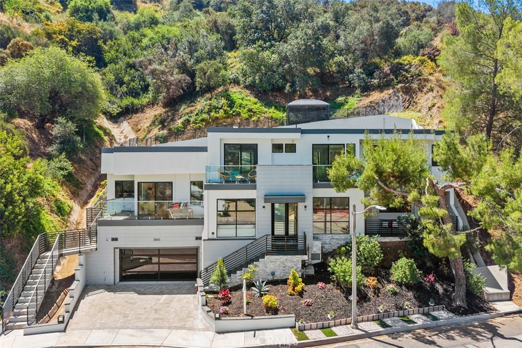 3060 Hollywell