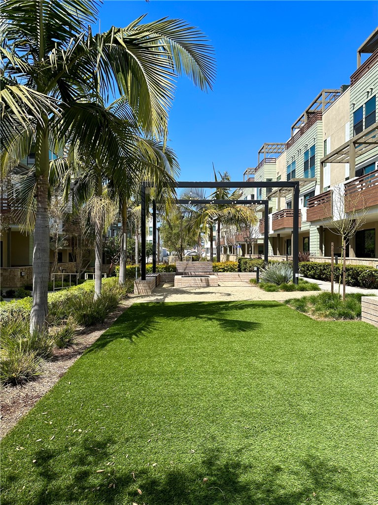 17 West - Residential Lease