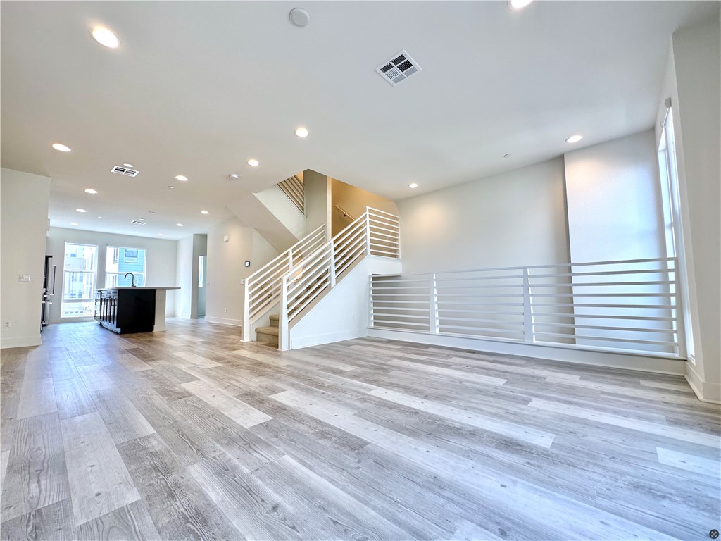 17 West - Residential Lease