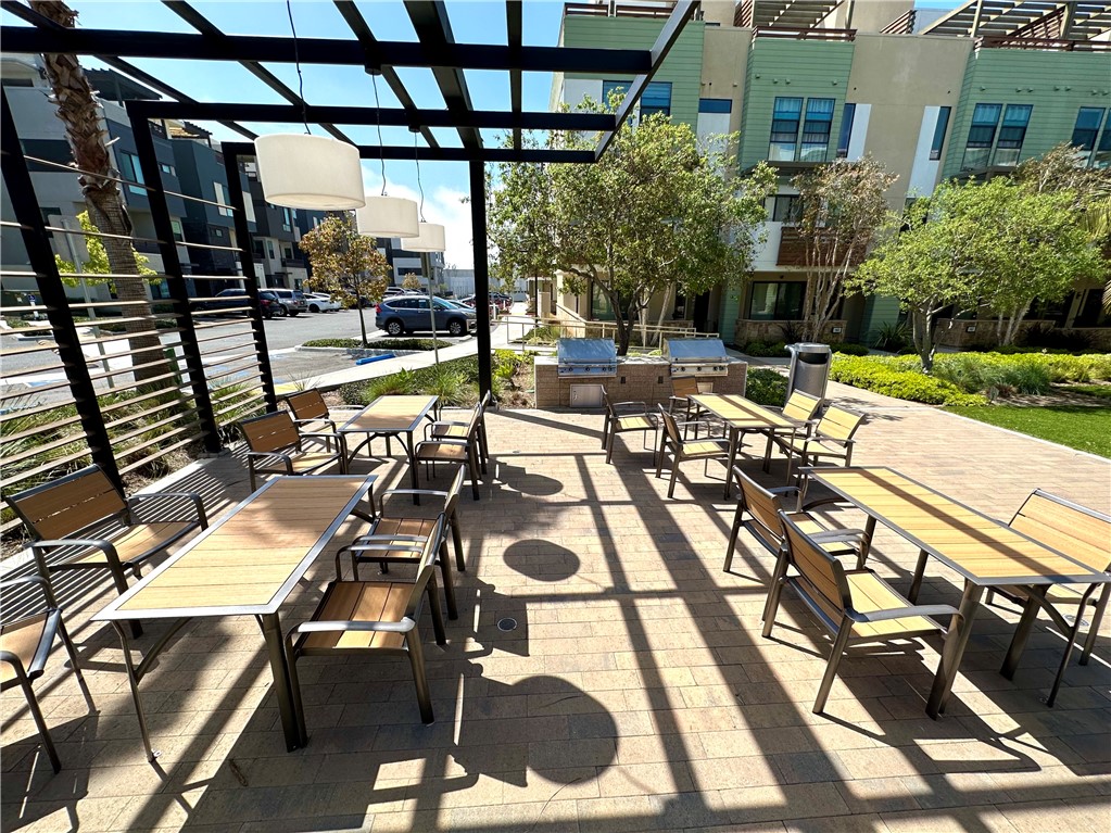 17 West - Residential Lease