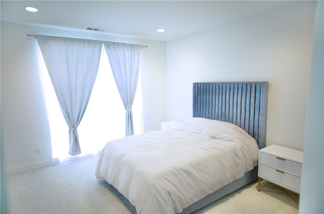 17 West - Residential Lease