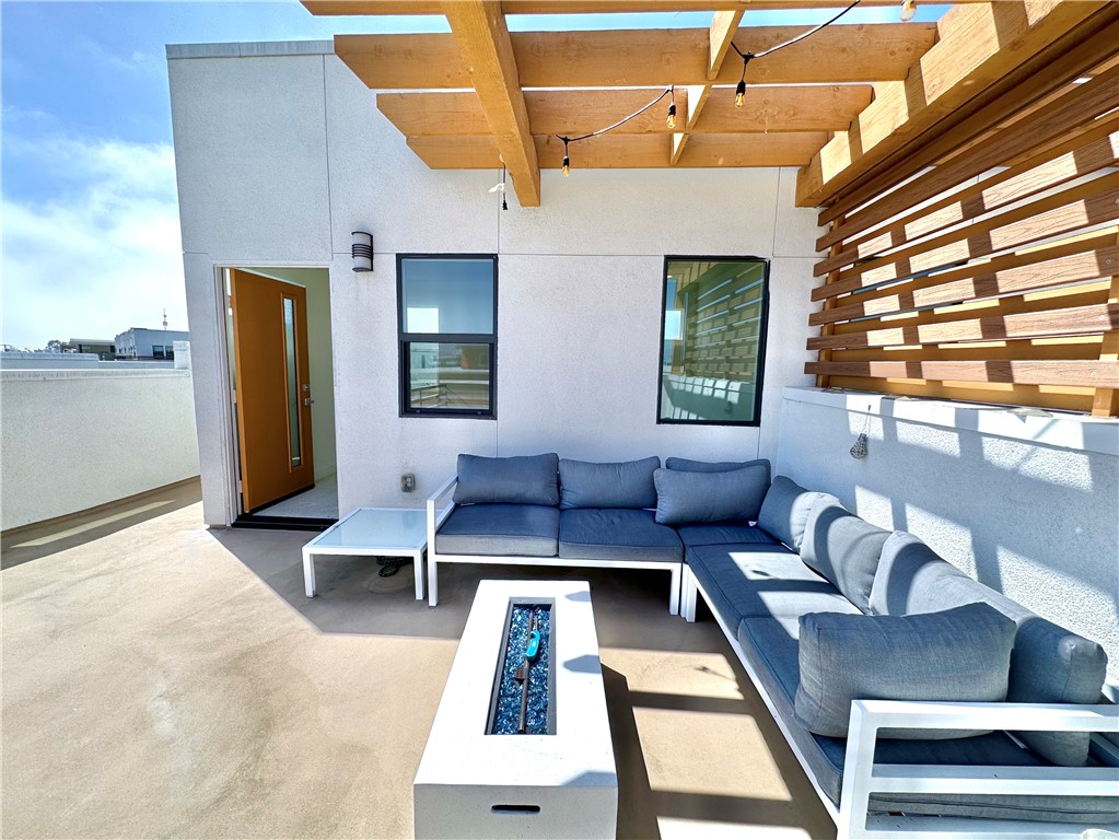 17 West - Residential Lease