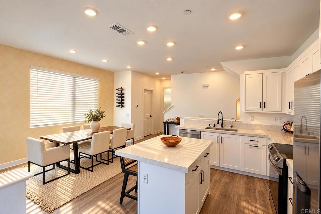 812 Makani St 2