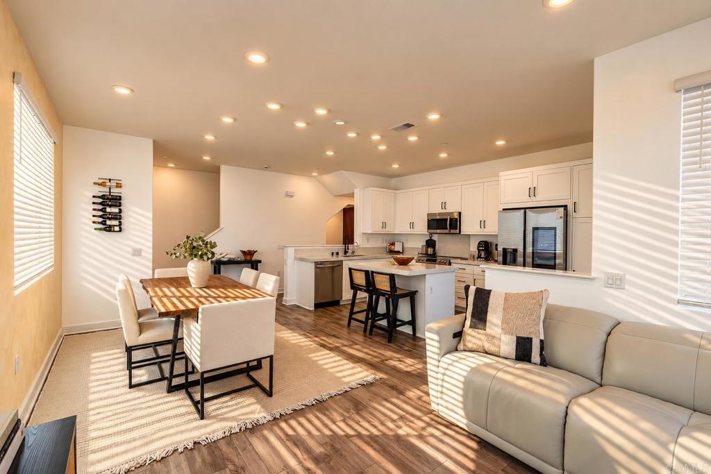 812 Makani St 2
