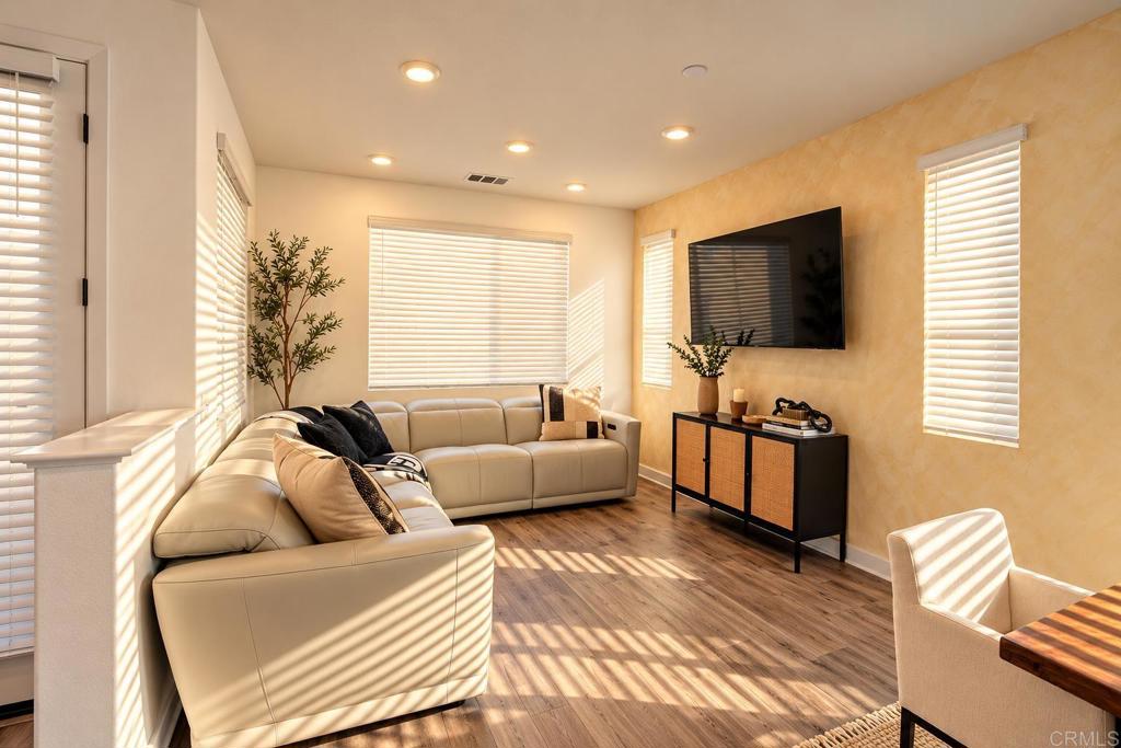 812 Makani St 2