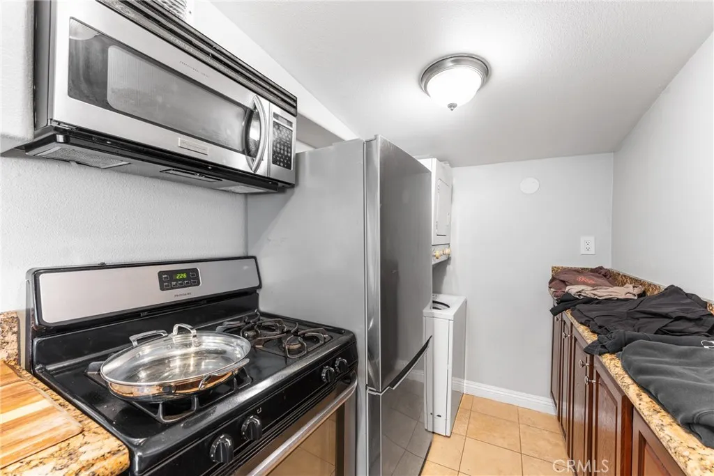 Newport Beach, California 92661, United States, ,Residential,Active,227302