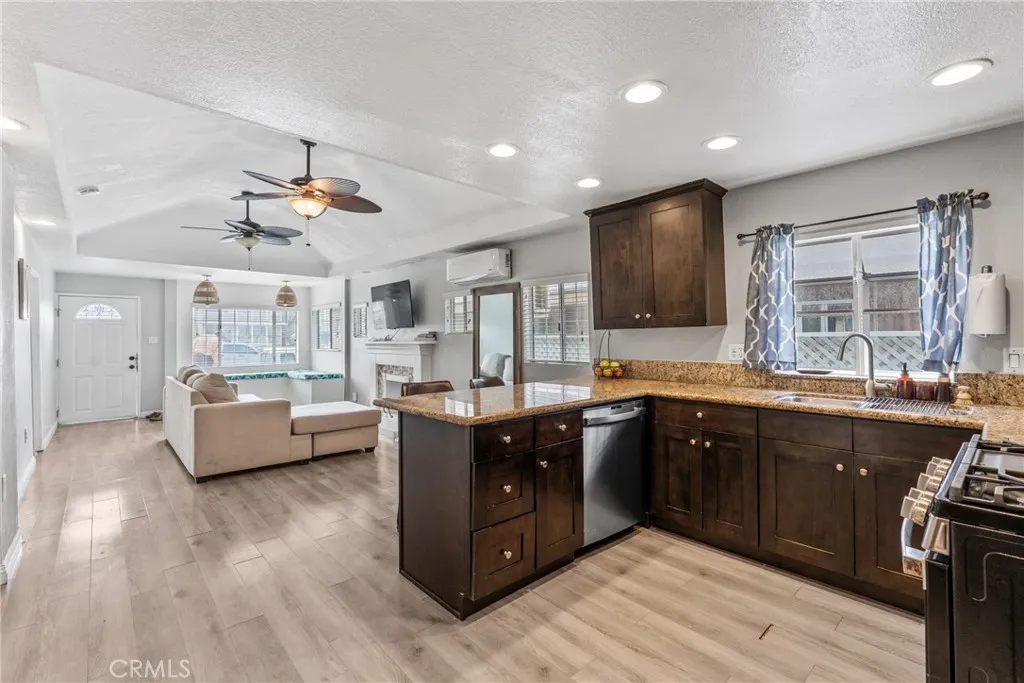 Newport Beach, California 92661, United States, ,Residential,Active,227302