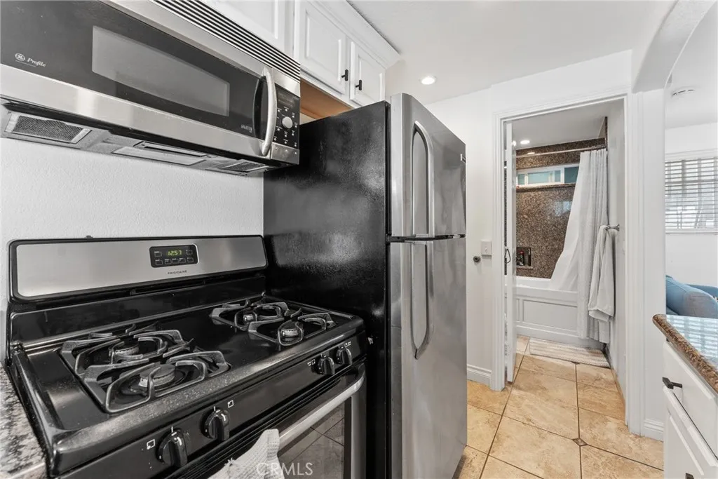 Newport Beach, California 92661, United States, ,Residential,Active,227302