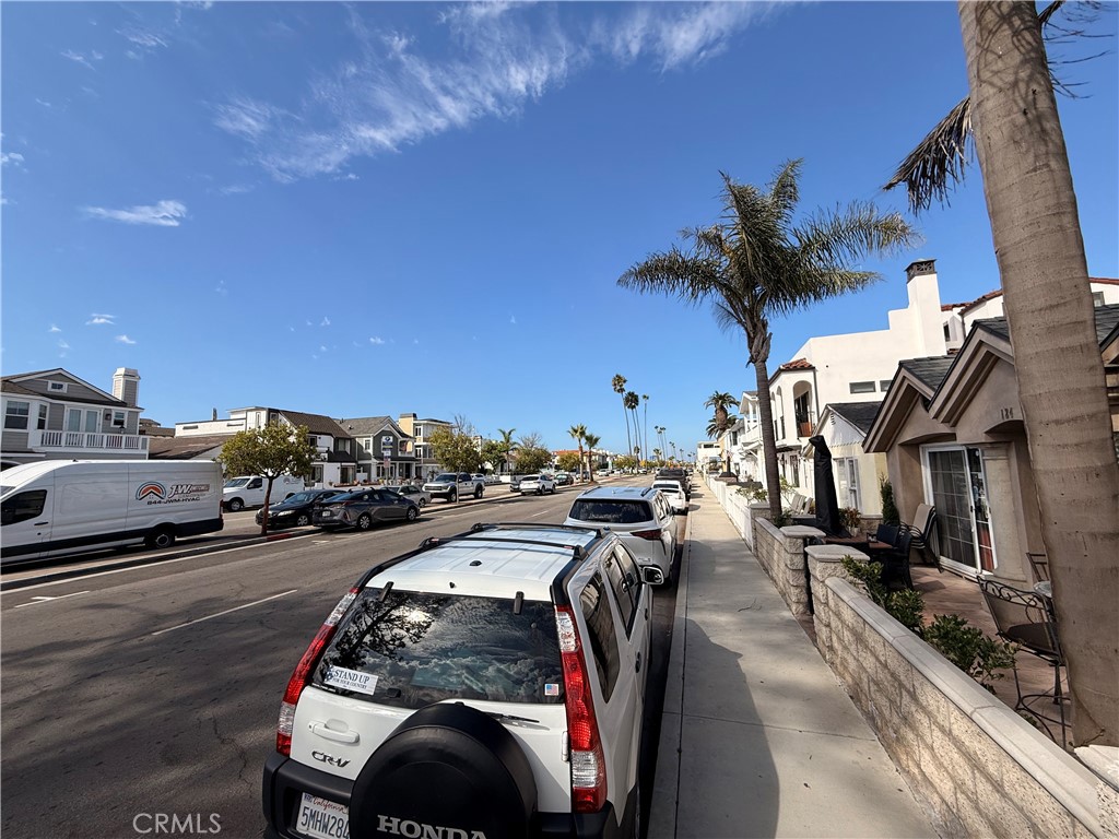 126 E E Balboa