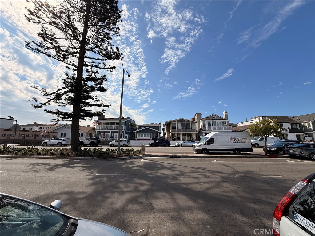 126 E E Balboa