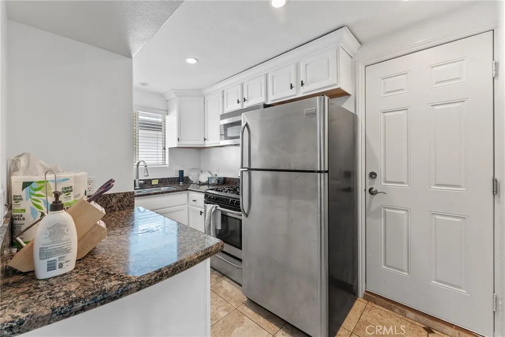 Newport Beach, California 92661, United States, ,Residential,Active,227302