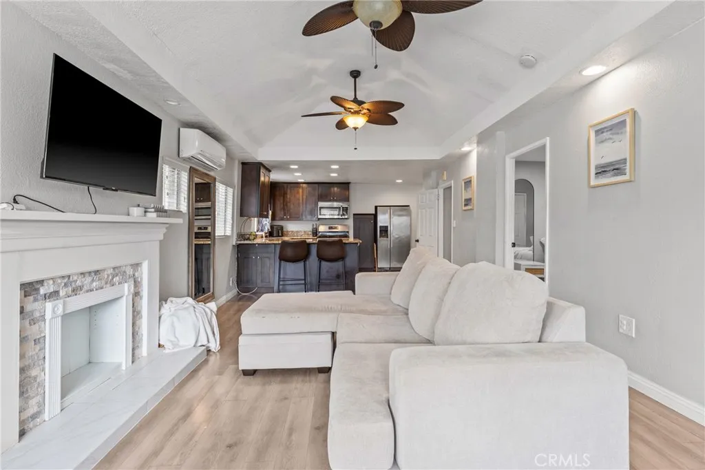 Newport Beach, California 92661, United States, ,Residential,Active,227302