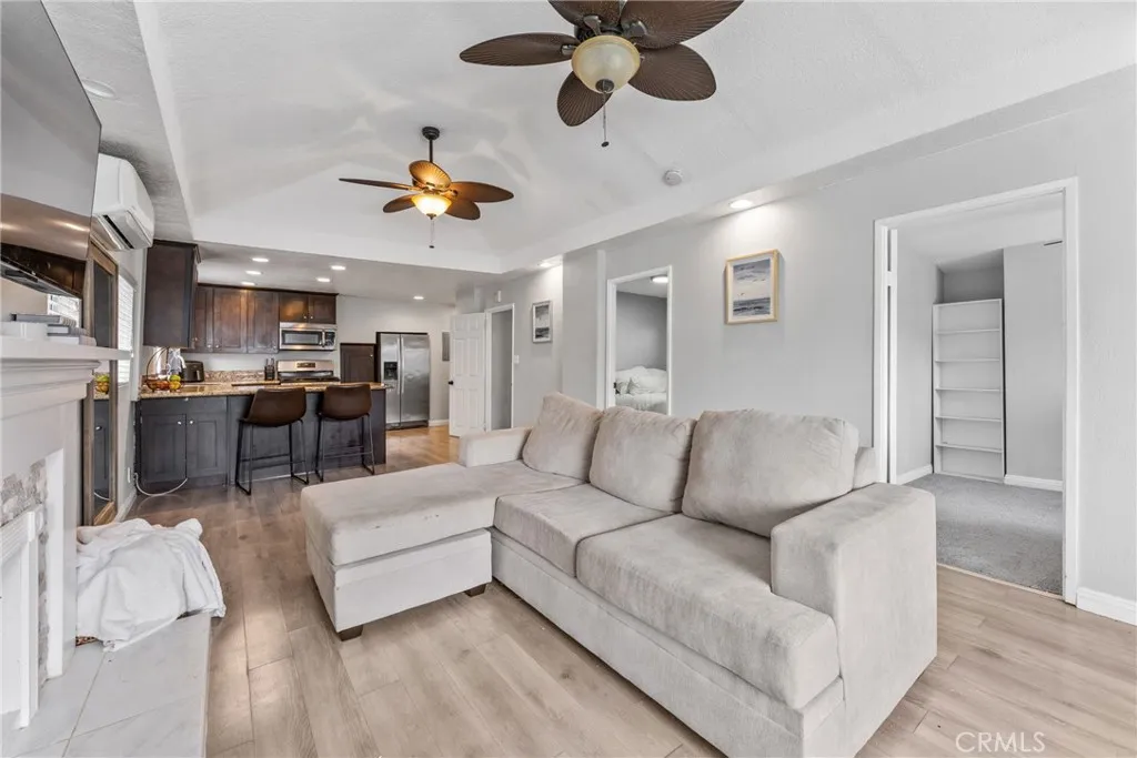 Newport Beach, California 92661, United States, ,Residential,Active,227302