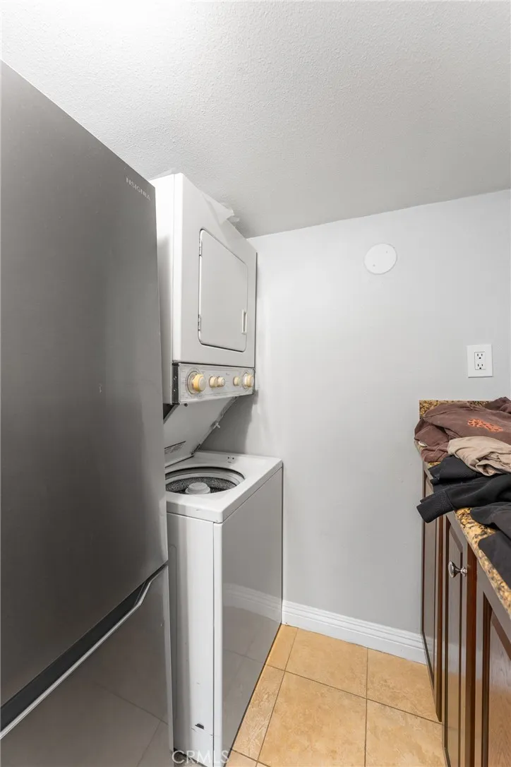 Newport Beach, California 92661, United States, ,Residential,Active,227302