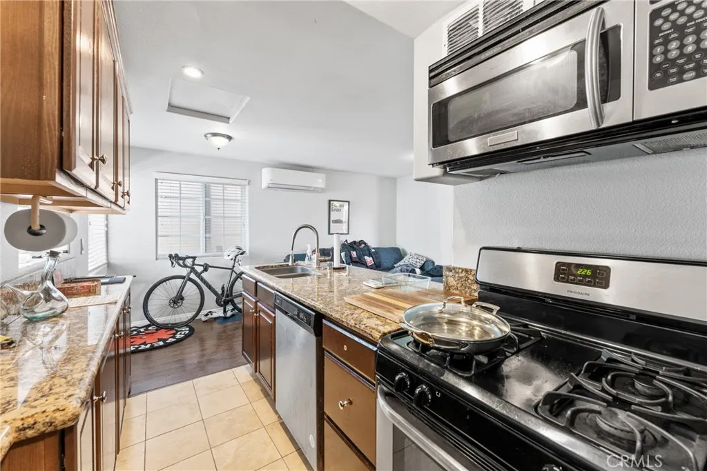 Newport Beach, California 92661, United States, ,Residential,Active,227302