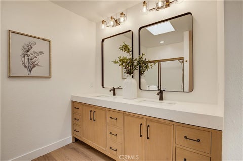 Tiny photo for 30468 Passageway Place, Agoura Hills, CA 91301 (MLS # SR26164659)