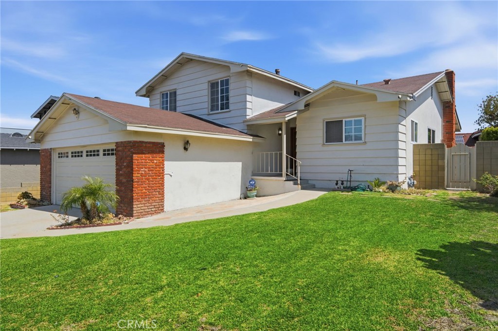 1047 Ashbridge Lane