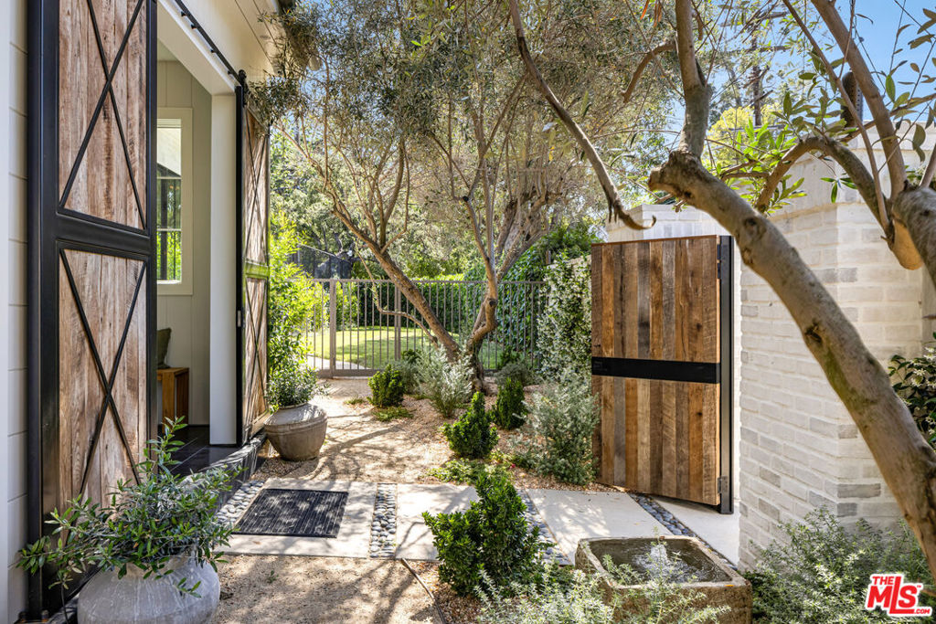 Properties 2 17528 Rancho Street