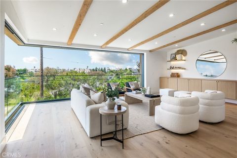 2007 Ava Avenue Hermosa Beach CA 90254