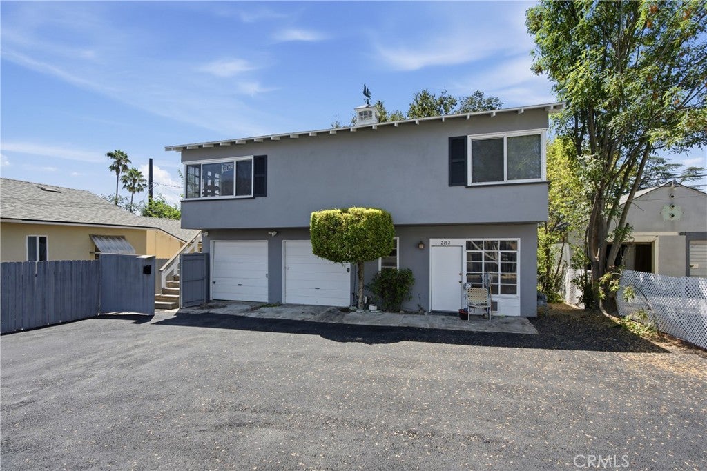 2152 E Washington