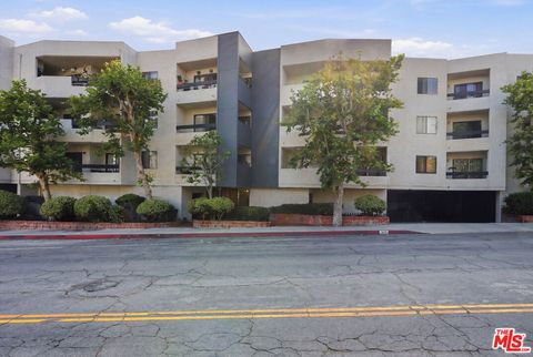 Photo of 1037 N Vista Street #206, Los Angeles, CA 90046 (MLS # 26828679)