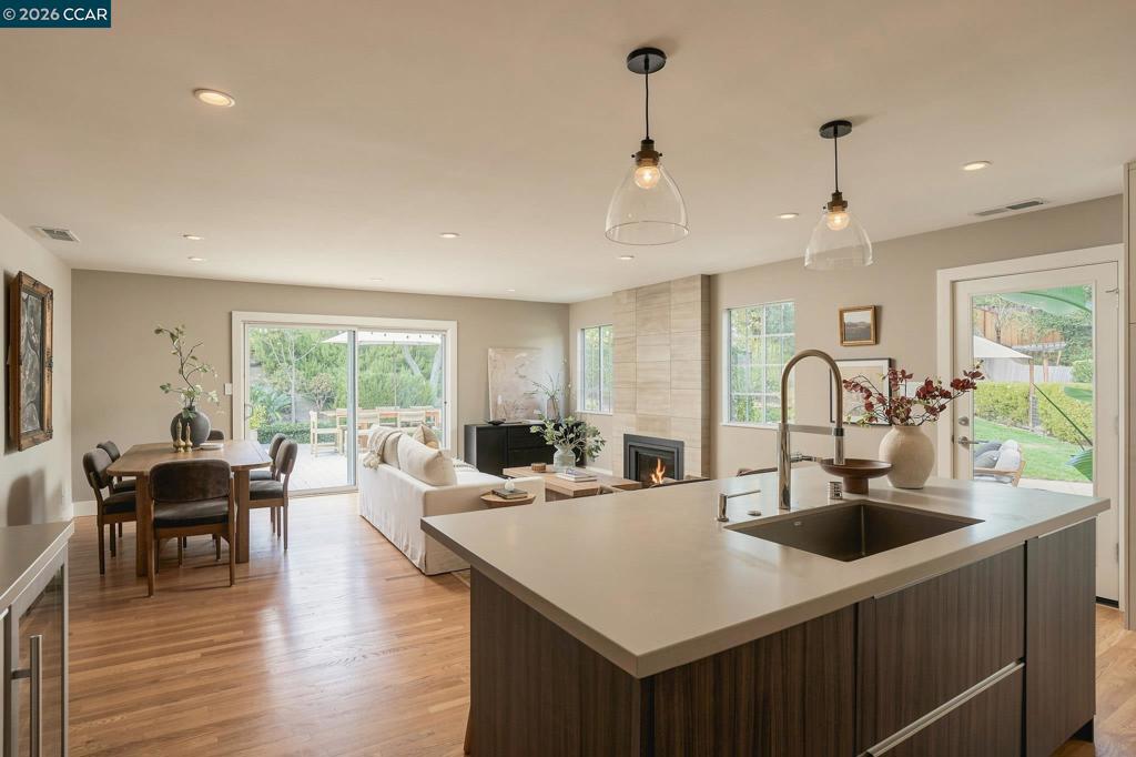 1422 Novato Ct