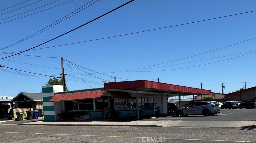 690 C St, Turlock, CA 95380