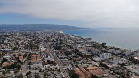 Tiny photo for 807 El Redondo Avenue, Redondo Beach, CA 90277 (MLS # SB25174571)