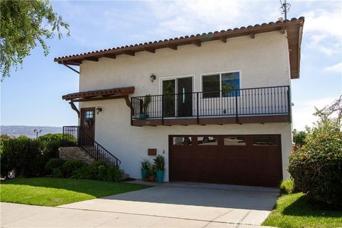 Tiny photo for 807 El Redondo Avenue, Redondo Beach, CA 90277 (MLS # SB25174571)
