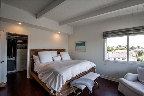 Tiny photo for 807 El Redondo Avenue, Redondo Beach, CA 90277 (MLS # SB25174571)